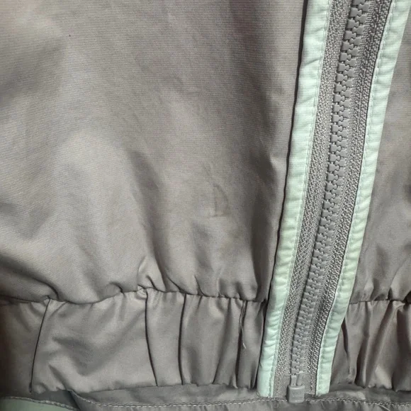 Nike Women's Pink Windbreaker Size Small - Picture 3 of 3